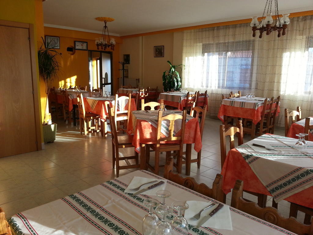 Hostal Atila Ricobayo Εξωτερικό φωτογραφία