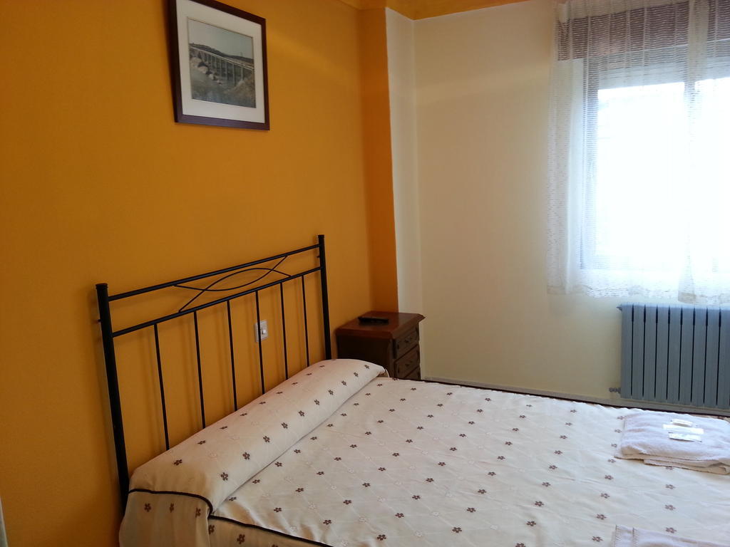 Hostal Atila Ricobayo Δωμάτιο φωτογραφία